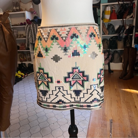 EXPRESS Cream Reyro Sequin Aztec Design Small Mini Skirt - Picture 4 of 8